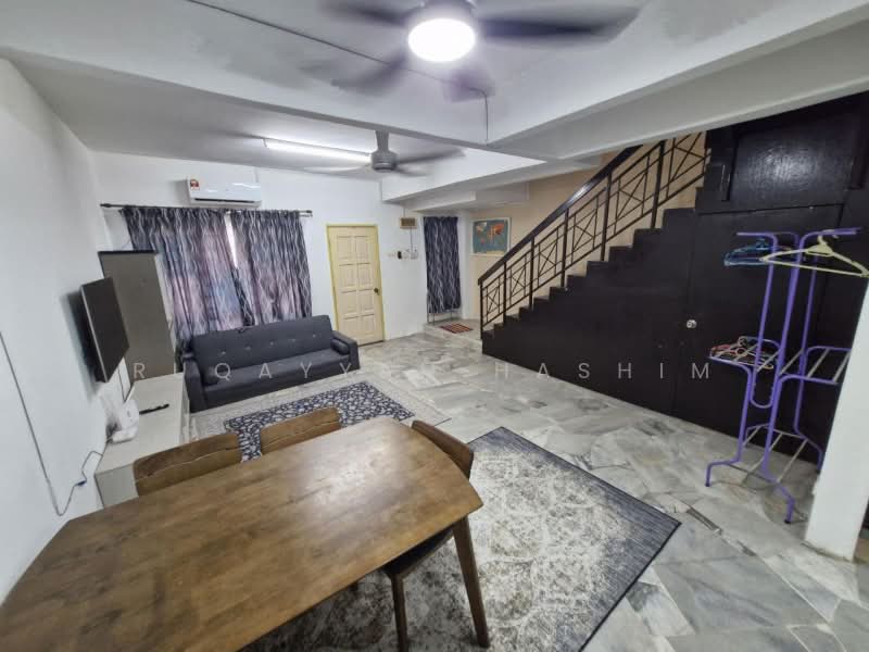 Rumah Teres 2 Tingkat untuk Dijual di Bandar Bukit Mahkota (Bangi) - Ruqayyah Hashim - Living Room - PropertyGuru.com.my