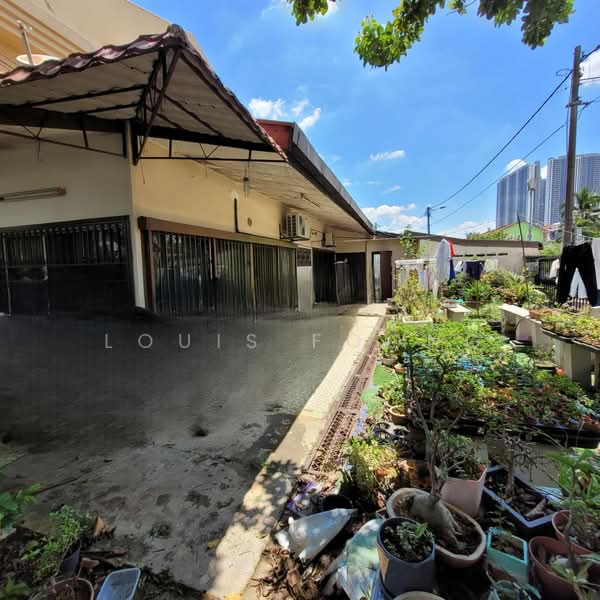 Rumah Teres 2 Tingkat untuk Dijual di Taman Petaling (Kepong) - Louis Foong - Exterior - PropertyGuru.com.my