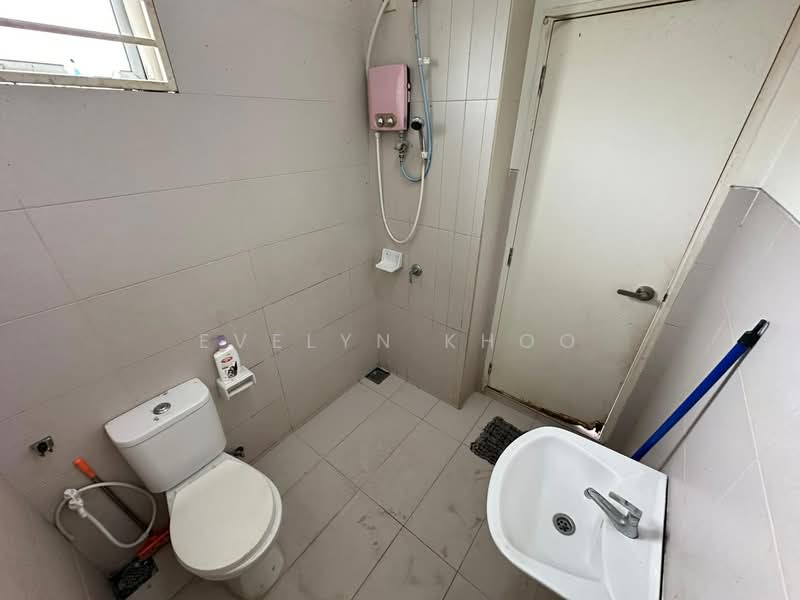 2-storey Terraced House for Sale in Taman Desa Country Homes (Rawang) - Evelyn Khoo - Bathroom - PropertyGuru.com.my