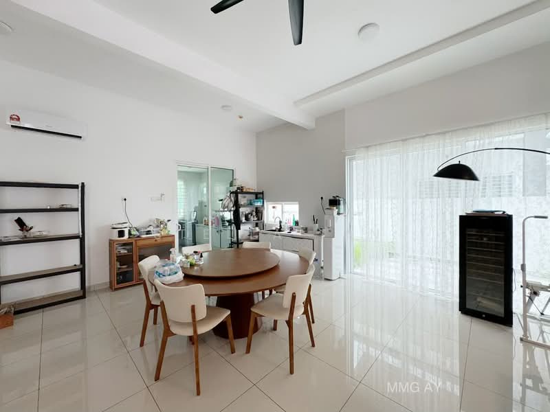 Semi-Detached House for Rent in Bandar Botanic (Klang) - Stella Tan - Dining Room - PropertyGuru.com.my
