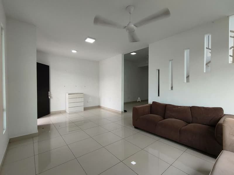 Semi-Detached House for Sale in Taman Daiman Jaya (Kota Tinggi) - ALHAFIZ AZIS - Living Room - PropertyGuru.com.my