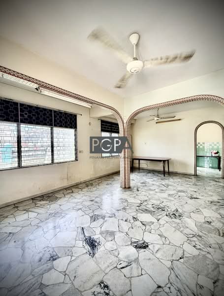 2-storey Terraced House for Sale in Island Glades (Jelutong) - Rachael Tan - Living Room - PropertyGuru.com.my