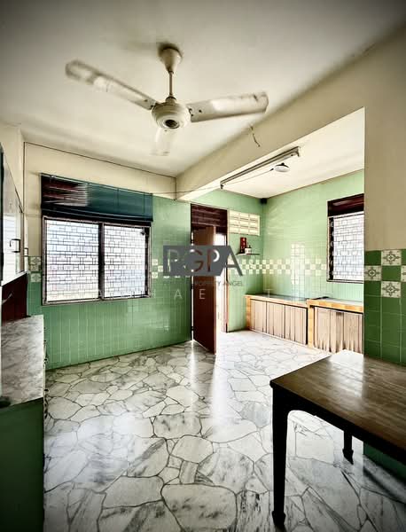 2-storey Terraced House for Sale in Island Glades (Jelutong) - Rachael Tan - Kitchen - PropertyGuru.com.my