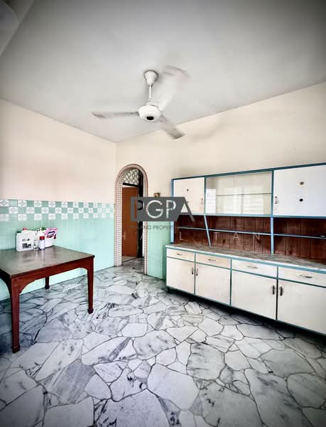 2-storey Terraced House for Sale in Island Glades (Jelutong) - Rachael Tan - Kitchen - PropertyGuru.com.my