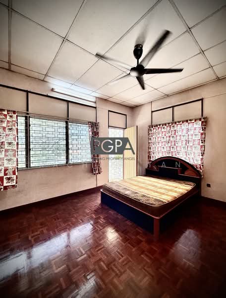 2-storey Terraced House for Sale in Island Glades (Jelutong) - Rachael Tan - Bedroom - PropertyGuru.com.my