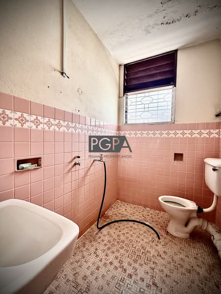 2-storey Terraced House for Sale in Island Glades (Jelutong) - Rachael Tan - Bathroom - PropertyGuru.com.my
