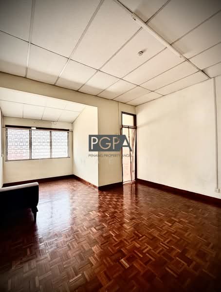 2-storey Terraced House for Sale in Island Glades (Jelutong) - Rachael Tan - Living Room - PropertyGuru.com.my