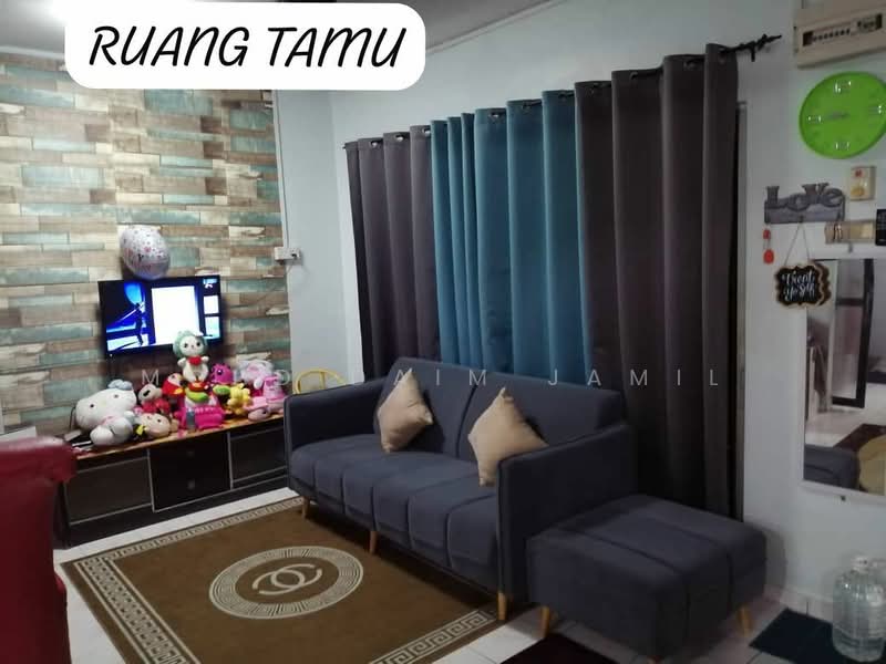 2-storey Terraced House for Sale in South Port (Pelabuhan Selatan) (Port Klang (Pelabuhan Klang)) - Mohd Daim Jamil - Living Room - PropertyGuru.com.my