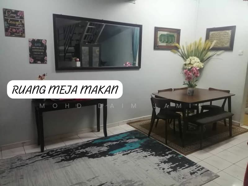 2-storey Terraced House for Sale in South Port (Pelabuhan Selatan) (Port Klang (Pelabuhan Klang)) - Mohd Daim Jamil - Dining Room - PropertyGuru.com.my