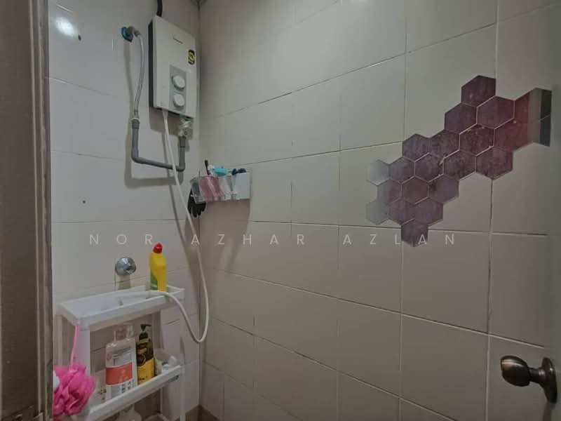 Service Residence for Sale at Casa Subang - Nor Azhar Azlan - Bathroom - PropertyGuru.com.my