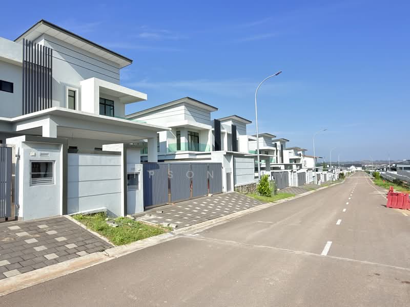 Rumah Berkembar untuk Dijual di Kluang (Johor) - Gipson Lay - PropertyGuru.com.my