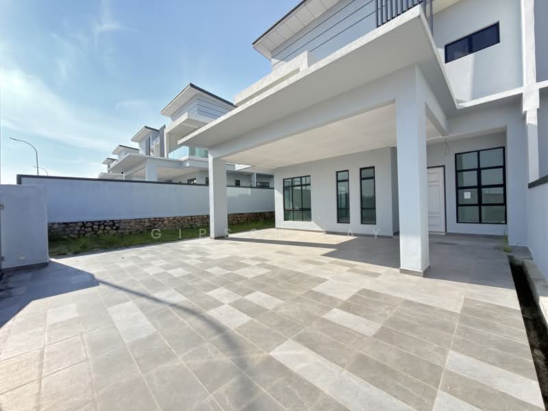 Rumah Berkembar untuk Dijual di Kluang (Johor) - Gipson Lay - PropertyGuru.com.my