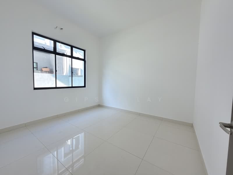 Rumah Berkembar untuk Dijual di Kluang (Johor) - Gipson Lay - PropertyGuru.com.my
