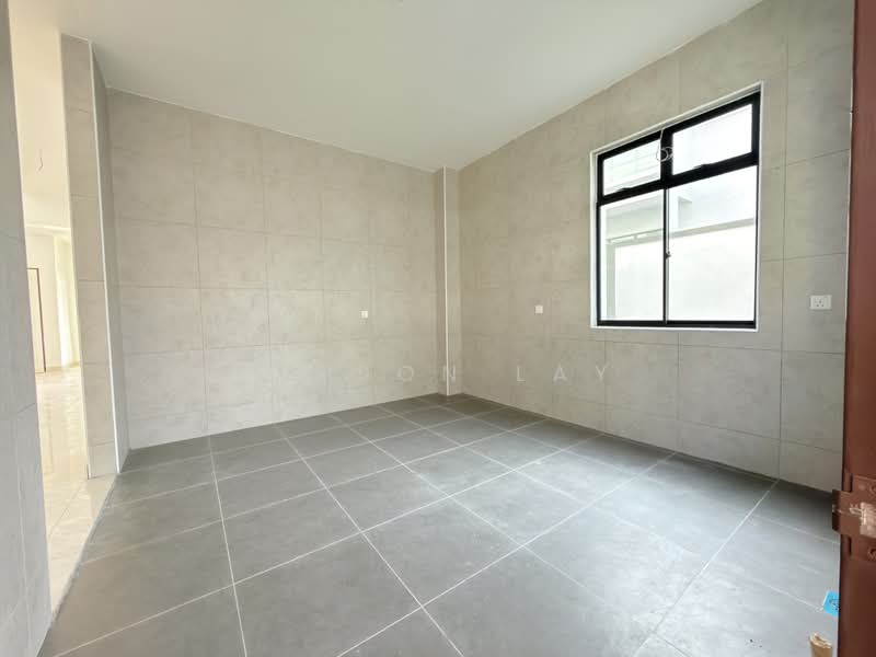 Rumah Berkembar untuk Dijual di Kluang (Johor) - Gipson Lay - PropertyGuru.com.my