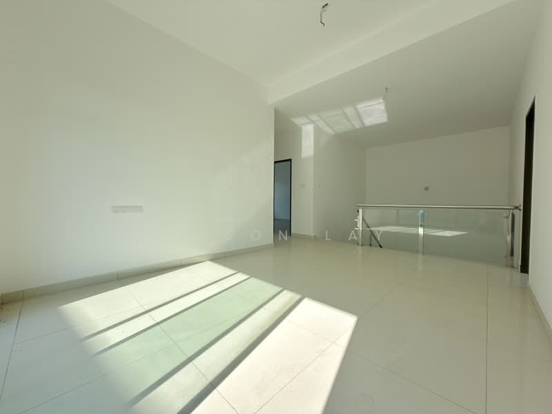 Rumah Berkembar untuk Dijual di Kluang (Johor) - Gipson Lay - PropertyGuru.com.my