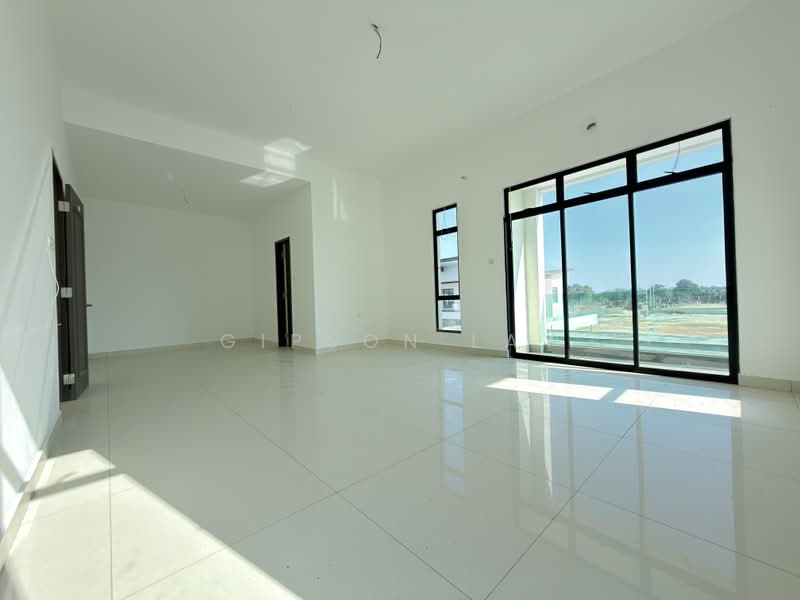 Rumah Berkembar untuk Dijual di Kluang (Johor) - Gipson Lay - PropertyGuru.com.my