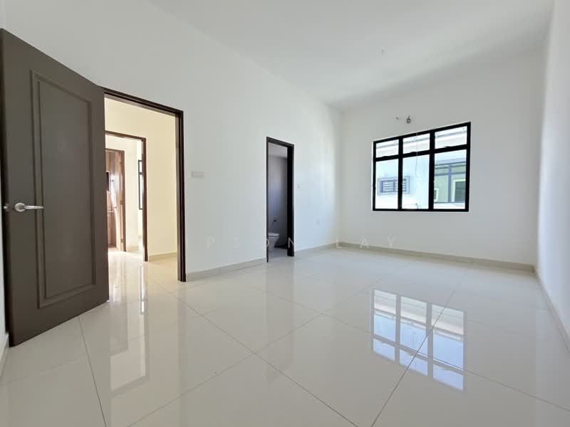 Rumah Berkembar untuk Dijual di Kluang (Johor) - Gipson Lay - PropertyGuru.com.my