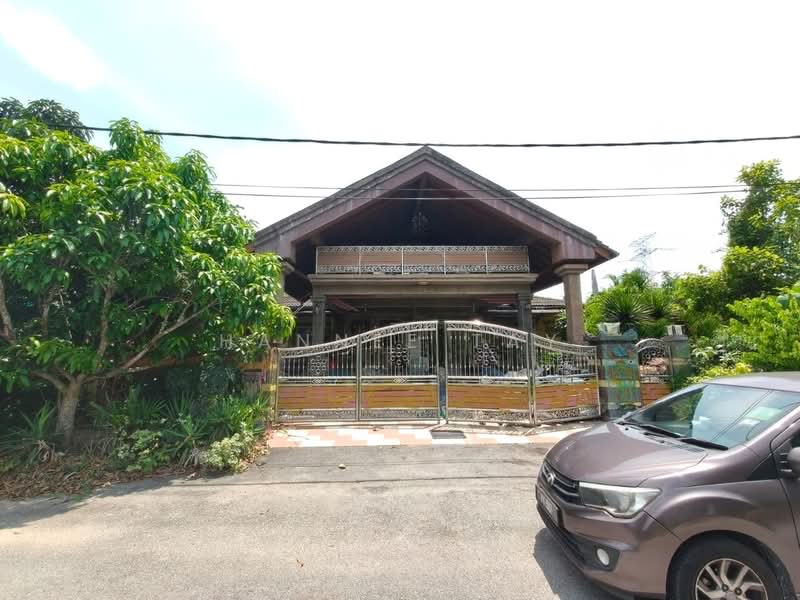 Semi-Detached House for Sale in Dengkil (Selangor) - Hannee Tay - Exterior - PropertyGuru.com.my