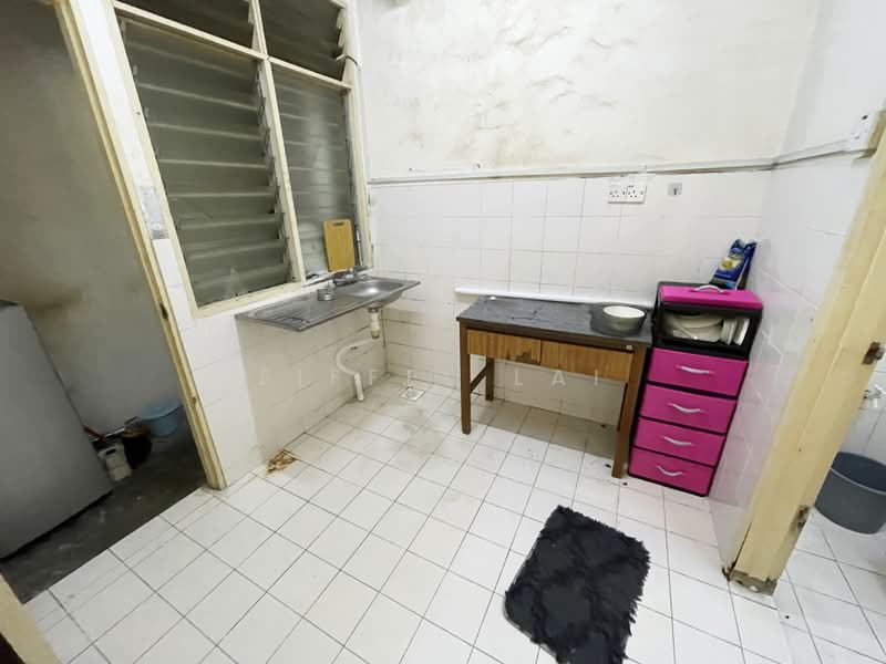 Apartment for Rent at Pangsapuri Lagoon Perdana - Eiffel Lai - Kitchen - PropertyGuru.com.my