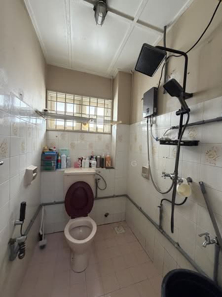 Rumah Teres 2 Tingkat untuk Dijual di Usj 13 (Subang Jaya) - Tyson Gan - Bathroom - PropertyGuru.com.my