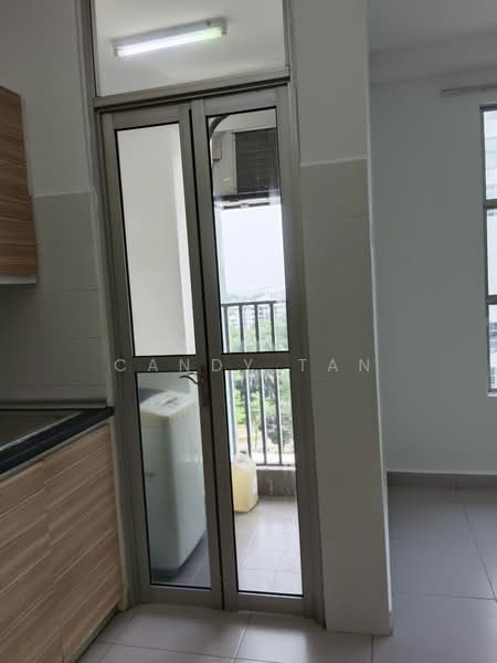 Servis Apartment untuk Dijual di Domain 4 @ NeoCyber - Candy Tan - Balcony - PropertyGuru.com.my