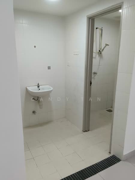 Servis Apartment untuk Dijual di Domain 4 @ NeoCyber - Candy Tan - Bathroom - PropertyGuru.com.my