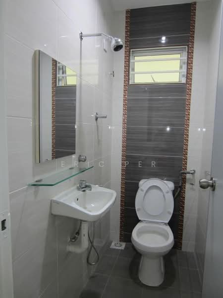2-storey Terraced House for Rent in Saujana Damansara (Damansara Damai) - Eric Per - Bathroom - PropertyGuru.com.my