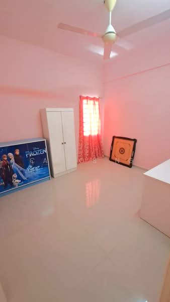 Pangsapuri untuk Dijual di Intan Apartment - Carlos Ng - Bedroom - PropertyGuru.com.my