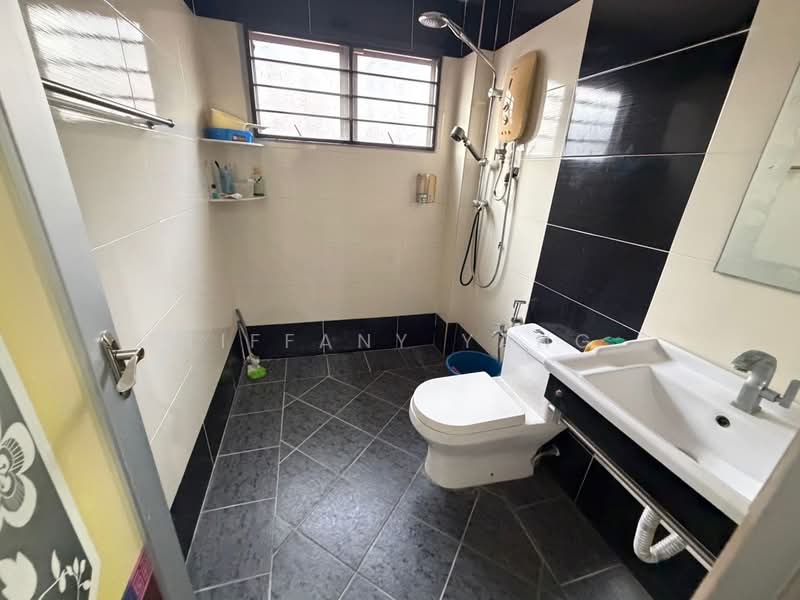 Rumah Banglo untuk Dijual di Taman Sri Hijau (Rawang) - Tiffany Yang - Bathroom - PropertyGuru.com.my