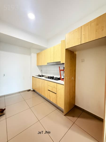 Servis Apartment untuk Disewa di The Tresor @ Gravit8 - Stella Tan - Kitchen - PropertyGuru.com.my