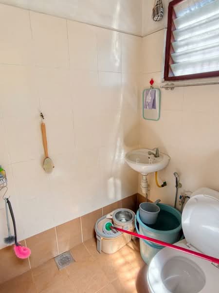 1-storey Terraced House for Sale in Taman Sri Bintang (Kepong) - Eric Per - Bathroom - PropertyGuru.com.my