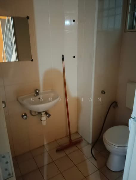Service Residence for Sale at The Domain (Domain 1) @ NeoCyber - Candy Tan - Bathroom - PropertyGuru.com.my