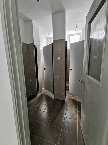 Kilang untuk Disewa di Taman Perindustrian Gemilang (Ulu Tiram) - Daphne Lee - Bathroom - PropertyGuru.com.my