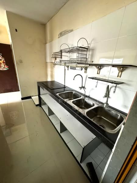 Flat for Sale at Pangsapuri Sri Meranti - Coee Siew - Kitchen - PropertyGuru.com.my