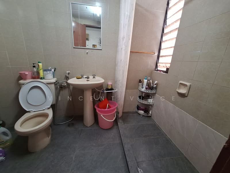 Condominium for Sale at Villa Putra - Vincent Vince - Bathroom - PropertyGuru.com.my