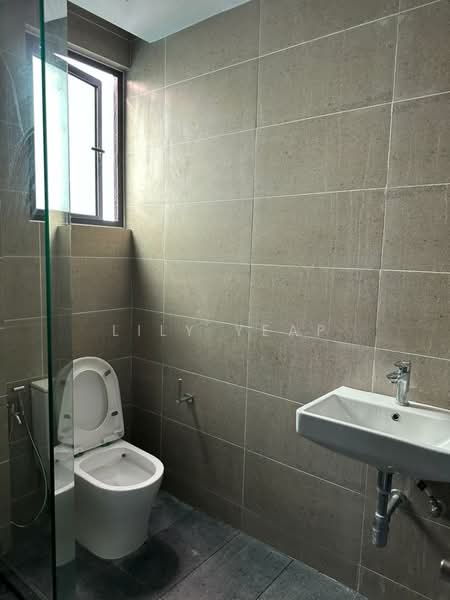Condominium for Rent at The Valley Residences @ SkySierra - Lily Yeap - Bathroom - PropertyGuru.com.my