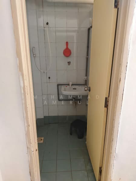 Flat for Rent at Seri Era - Muhammad Amerul - Bathroom - PropertyGuru.com.my