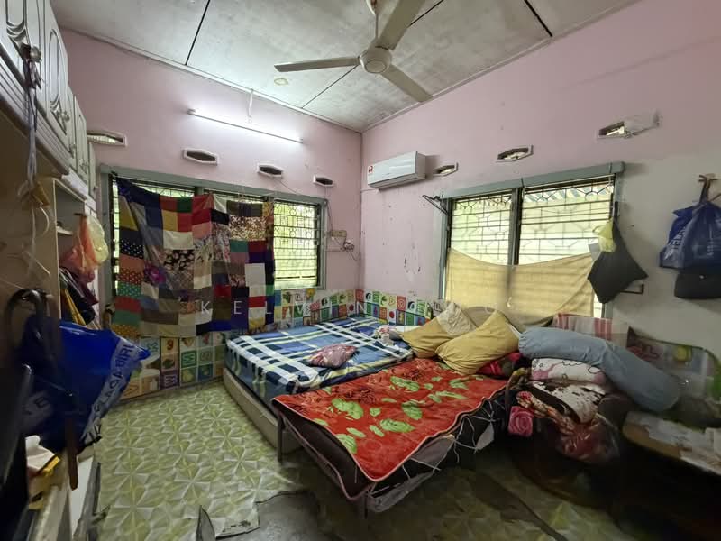 Rumah Berkembar untuk Dijual di Taman Orkid (Teluk Intan) - Kelvin Foo - Bedroom - PropertyGuru.com.my