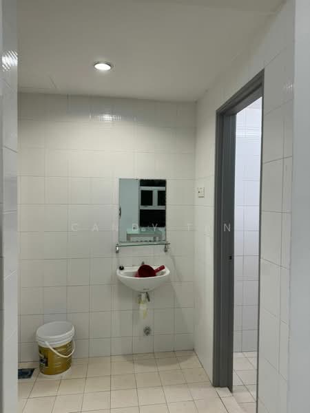 Servis Apartment untuk Dijual di Domain 2 @ NeoCyber - Candy Tan - Bathroom - PropertyGuru.com.my