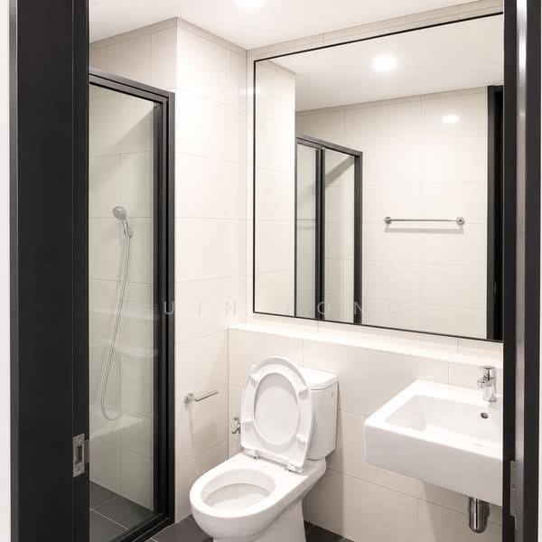 Servis Apartment untuk Disewa di The Tamarind - Quin Fong - Bathroom - PropertyGuru.com.my