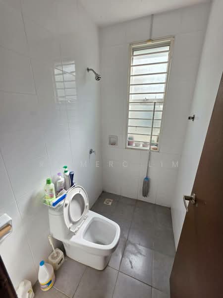Semi-Detached House for Sale in Rawang (Selangor) - Raymerc Lim - Bathroom - PropertyGuru.com.my