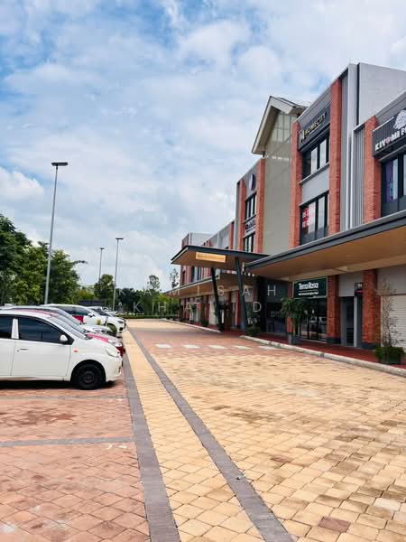 Shop for Rent in Bandar Gamuda Cove (Dengkil) - Kamisah Khalid - Exterior - PropertyGuru.com.my