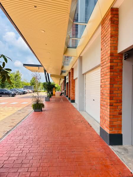 Shop for Rent in Bandar Gamuda Cove (Dengkil) - Kamisah Khalid - Exterior - PropertyGuru.com.my