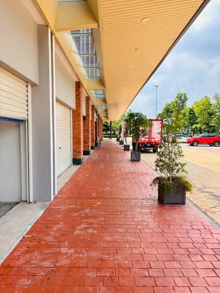 Shop for Rent in Bandar Gamuda Cove (Dengkil) - Kamisah Khalid - Exterior - PropertyGuru.com.my