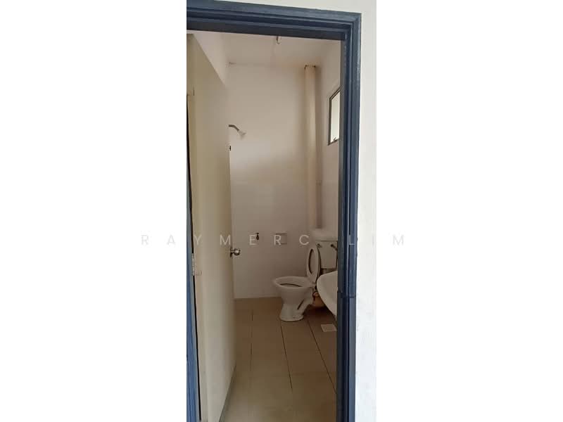 2-storey Terraced House for Sale in Bandar Bukit Beruntung (Bukit Beruntung) - Raymerc Lim - Bathroom - PropertyGuru.com.my