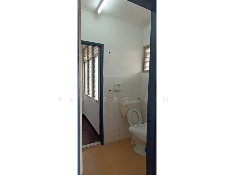 2-storey Terraced House for Sale in Bandar Bukit Beruntung (Bukit Beruntung) - Raymerc Lim - Bathroom - PropertyGuru.com.my