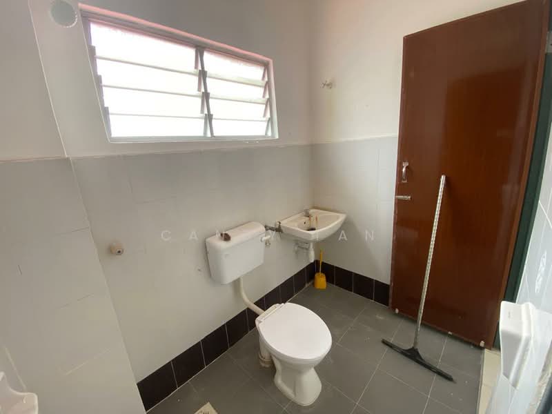 2-storey Terraced House for Rent in Bangi (Selangor) - Candy Tan - Bathroom - PropertyGuru.com.my