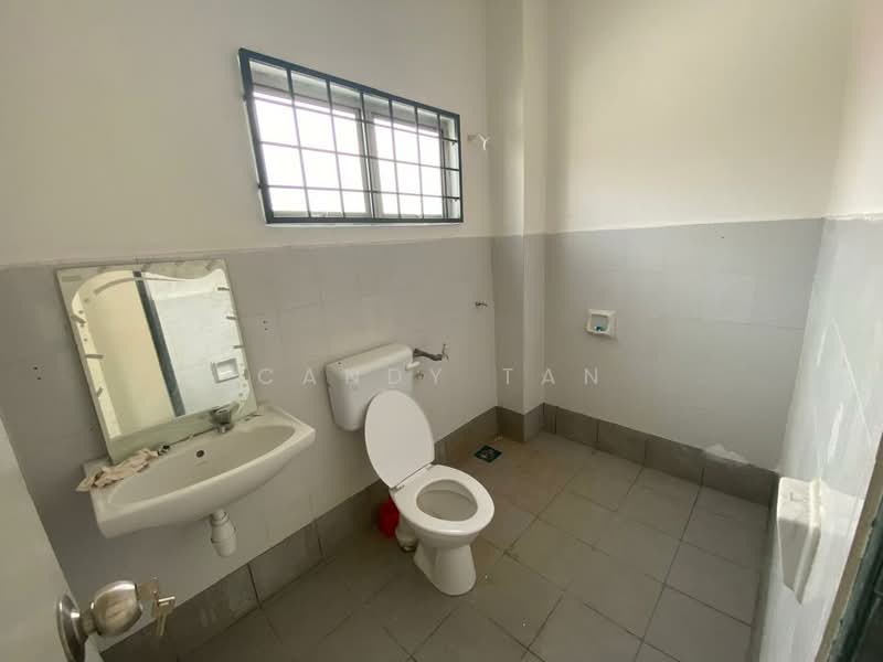 2-storey Terraced House for Rent in Bangi (Selangor) - Candy Tan - Bathroom - PropertyGuru.com.my
