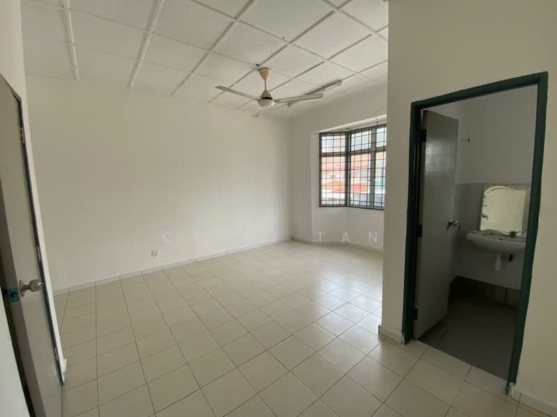 2-storey Terraced House for Rent in Bangi (Selangor) - Candy Tan - Living Room - PropertyGuru.com.my