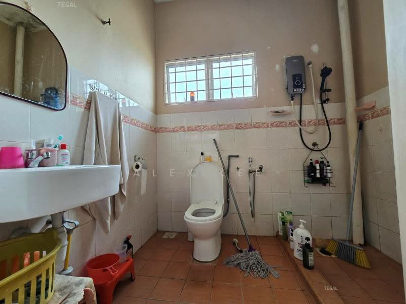 2-storey Terraced House for Sale in Shah Alam (Selangor) - Alex Lee - Bathroom - PropertyGuru.com.my
